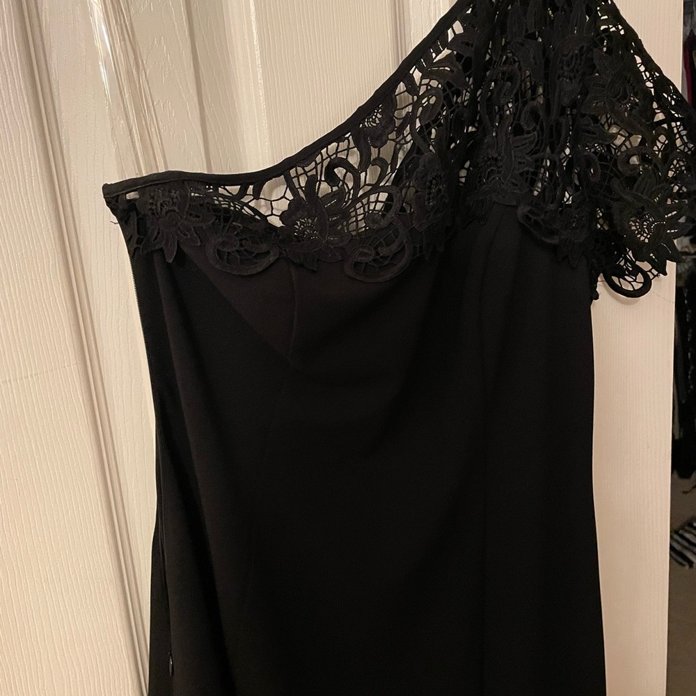 Marina brand from Nordstrom. Worn once. Gorgeous scuba material. Trumpet bottom.